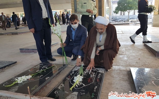 گزارش تصویری/ گلباران مزار شهدا در هفته قوه قضاییه