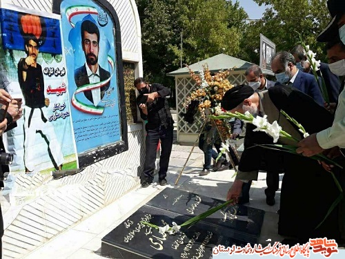 گزارش تصویری/بزرگداشت شهادت شهید صارمی و روز خبرنگار در بروجرد
