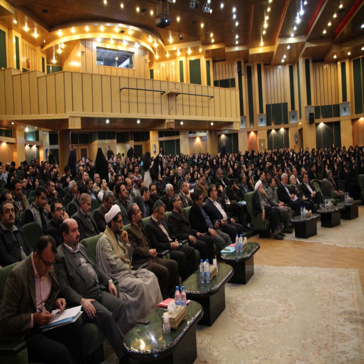 تجلیل از ۶۰۰ دانشجوی ممتاز شاهد و ایثارگر استان البرز تجلیل از ۶۰۰ دانشجوی ممتاز شاهد و ایثارگر استان البرز
