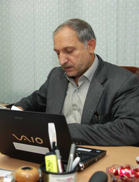 سوداگر عشق؛ نگاهي بر زندگي سردار سرلشکر شهيد دکتر حاج احمد سوداگر سوداگر عشق؛ نگاهي بر زندگي سردار سرلشکر شهيد دکتر حاج احمد سوداگر