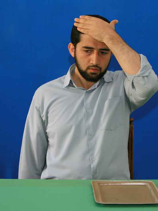 گزیده احکام رساله مصور جانبازان؛ احکام تیمم(1) تیمّم کسی که دستانش قطع شده گزیده احکام رساله مصور جانبازان؛ احکام تیمم(1) تیمّم کسی که دستانش قطع شده