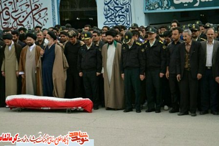 پیکر ۳ شهید نیروی انتظامی در استان کرمانشاه تشییع شد پیکر ۳ شهید نیروی انتظامی در استان کرمانشاه تشییع شد