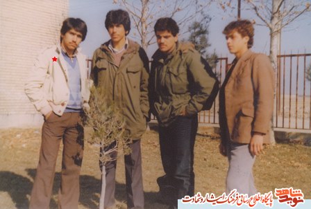 پیامم را به گوش مردم برسانید/ دل کندن از دنیای پوچ پیامم را به گوش مردم برسانید/ دل کندن از دنیای پوچ