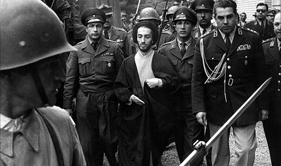 نگاهی بر زندگی، آثار و مبارزات شهید نواب صفوی نگاهی بر زندگی، آثار و مبارزات شهید نواب صفوی