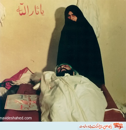 حاجی پیغام داده بود که من فقط دختر عمه را می خواهم حاجی پیغام داده بود که من فقط دختر عمه را می خواهم