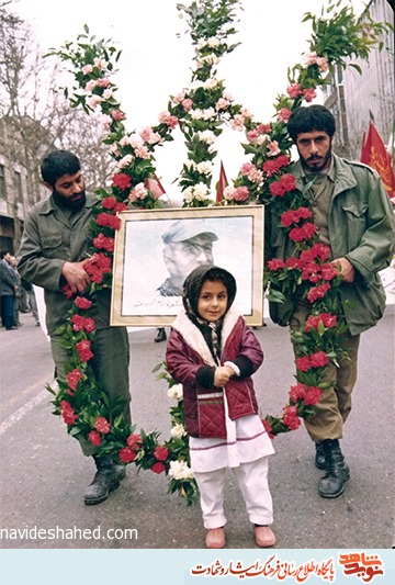 حاجی پیغام داده بود که من فقط دختر عمه را می خواهم حاجی پیغام داده بود که من فقط دختر عمه را می خواهم