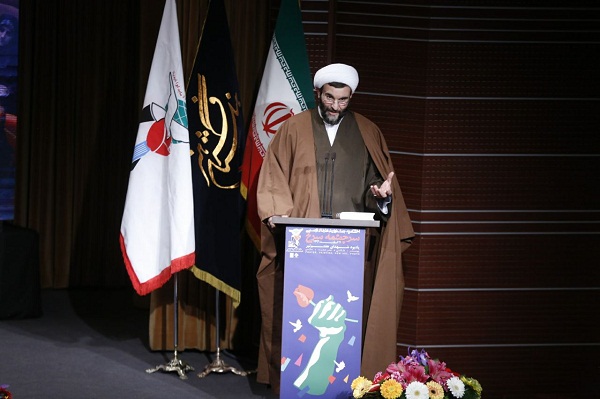 جشنواره «سرچشمه سرخ»؛ پاسخ به دغدغه رهبری درباره شهدای هفتمتیر جشنواره «سرچشمه سرخ»؛ پاسخ به دغدغه رهبری درباره شهدای هفتمتیر
