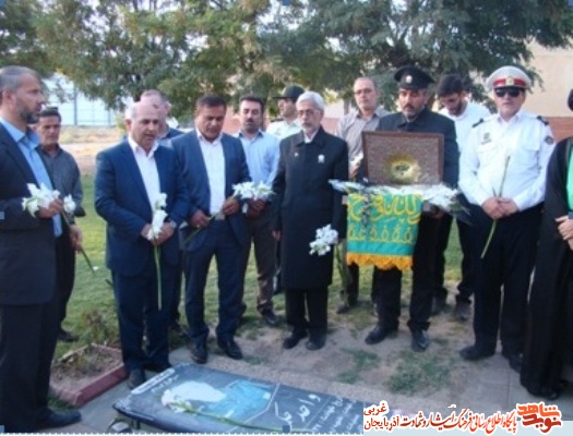 خادمین حرم مطهر امام رضا (ع) در نقده؛ «زیر سایه خورشید» خادمین حرم مطهر امام رضا (ع) در نقده؛ «زیر سایه خورشید»