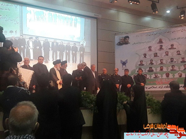 پدر شهید حججی:اصلا حس نمی کنیم فرزندمان از دست رفته / مادر شهید:محسن رفت تا بگوید راه درست پیروی از ولایت فقیه است پدر شهید حججی:اصلا حس نمی کنیم فرزندمان از دست رفته / مادر شهید:محسن رفت تا بگوید راه درست پیروی از ولایت فقیه است