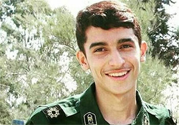 اینجا حلب به گوشم؛ زندگینامه شهید عباس دانشگر اینجا حلب به گوشم؛ زندگینامه شهید عباس دانشگر