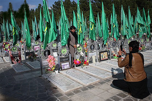 ناگفته هایی از زندگی 312 مبارز عاشق / بوی عود، بوی دلتنگی، بوی گل محمدی ناگفته هایی از زندگی 312 مبارز عاشق / بوی عود، بوی دلتنگی، بوی گل محمدی