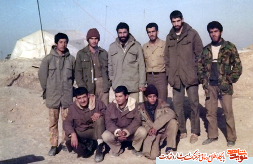 حاج یدالله ناراحت بود که از رفقایش جا مانده حاج یدالله ناراحت بود که از رفقایش جا مانده