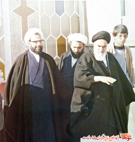 ريشه اين انقلاب را بايد در در سهاي امام پيدا کرد... ريشه اين انقلاب را بايد در در سهاي امام پيدا کرد...