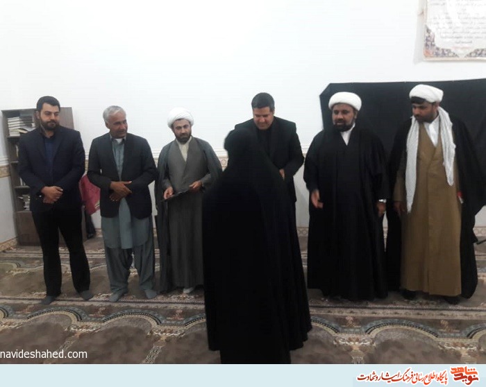 مراسم تکریم از مادران و همسران شهدا با حضور اقشار مختلف مردم و مسئولان در شهرستان دلگان برگزار شد. مراسم تکریم از مادران و همسران شهدا با حضور اقشار مختلف مردم و مسئولان در شهرستان دلگان برگزار شد.
