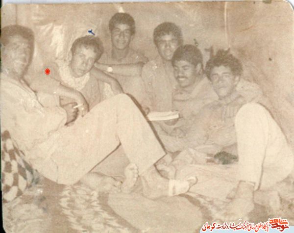 همگی برعلیه آمریکای جهانخوار متحد شوید همگی برعلیه آمریکای جهانخوار متحد شوید