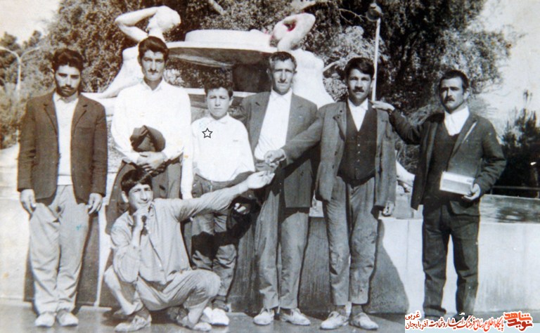 اشک عشق برای امام شهیدان اشک عشق برای امام شهیدان