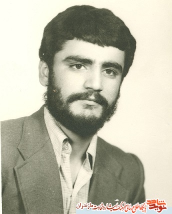 مُزد فعاليت كردن برای انقلاب را خدا می دهد مُزد فعاليت كردن برای انقلاب را خدا می دهد