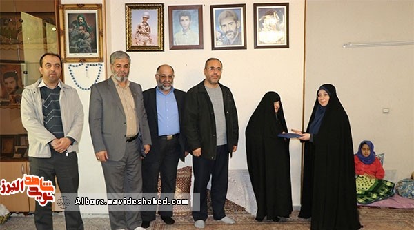 دیدار مسئول امور زنان اداره کل حفظ آثار دفاع مقدس البرز با خانواده شهید «ابراهیم خندان» دیدار مسئول امور زنان اداره کل حفظ آثار دفاع مقدس البرز با خانواده شهید «ابراهیم خندان»