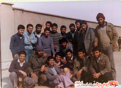 واقعاً در همة سنگرها يك معلّم بود واقعاً در همة سنگرها يك معلّم بود