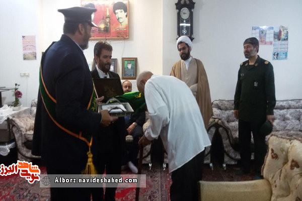 دیدار و تکریم خادمین مسجد جمکران از خانواده‌های شهدای مدافع حرم در کرج
