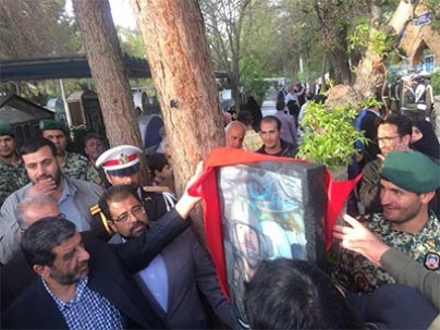 یادمان شهیدان صیاد شیرازی و آوینی در بهشت زهرا(س) رونمایی شد یادمان شهیدان صیاد شیرازی و آوینی در بهشت زهرا(س) رونمایی شد