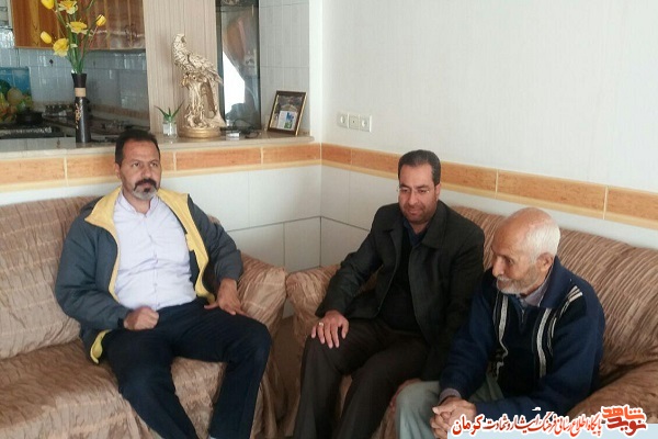 دیدار مسئولین با خانواده شهید «حسن شریفی نژاد» دیدار مسئولین با خانواده شهید «حسن شریفی نژاد»