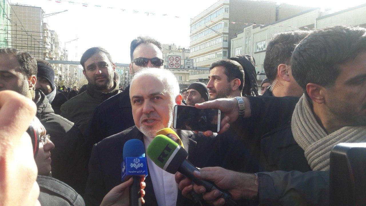 لشکر سلیمانی به میدان آزادی رسید/ جشن باشکوه ۴۱ سالگی انقلاب اسلامی برپاست لشکر سلیمانی به میدان آزادی رسید/ جشن باشکوه ۴۱ سالگی انقلاب اسلامی برپاست