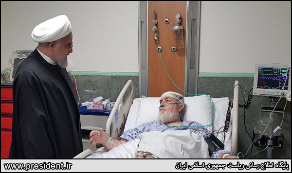 رئیس جمهور از حجتالاسلام والمسلمین شهیدی محلاتی عیادت کرد+ عکس رئیس جمهور از حجتالاسلام والمسلمین شهیدی محلاتی عیادت کرد+ عکس