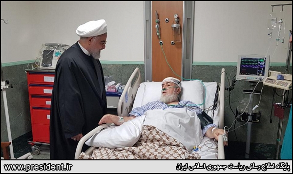 رئیس جمهور از حجتالاسلام والمسلمین شهیدی محلاتی عیادت کرد+ عکس رئیس جمهور از حجتالاسلام والمسلمین شهیدی محلاتی عیادت کرد+ عکس