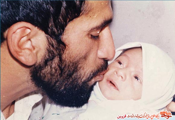 بیبین! به من مِخَندَه! بیبین! به من مِخَندَه!