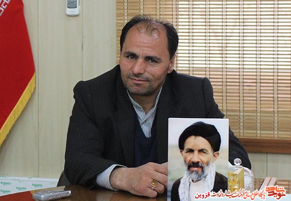 برگرد تنها یک بغل بابای من باش/شب عروسیام جای خالی پدر را خیلی احساس کردم برگرد تنها یک بغل بابای من باش/شب عروسیام جای خالی پدر را خیلی احساس کردم