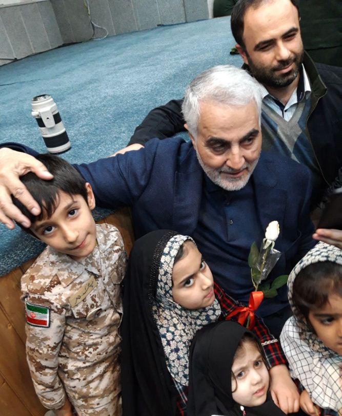 دستنوشته شهید حاج «قاسم سلیمانی» خطاب به همسر شهید «سید رضا طاهر»+ تصاویر دستنوشته شهید حاج «قاسم سلیمانی» خطاب به همسر شهید «سید رضا طاهر»+ تصاویر