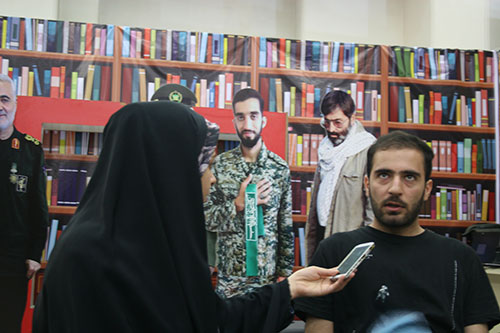 گزارشی از بازدیدکنندگان غرفه نشر شاهد در نمایشگاه کتاب تهران گزارشی از بازدیدکنندگان غرفه نشر شاهد در نمایشگاه کتاب تهران