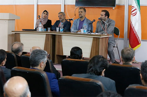 ادبیات جنگ باید مروج صلح باشد نه جنگ ادبیات جنگ باید مروج صلح باشد نه جنگ