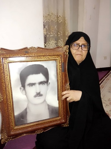 کت و شلوار عروسی پدرم را به جای جنازهاش دفن کردیم کت و شلوار عروسی پدرم را به جای جنازهاش دفن کردیم