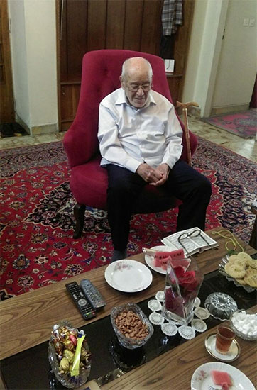 یک روز پیش از اعدام، شهید «بخارایی» را دیدم/ اقوام از ترس ساواک فامیلی شان را عوض کردند یک روز پیش از اعدام، شهید «بخارایی» را دیدم/ اقوام از ترس ساواک فامیلی شان را عوض کردند