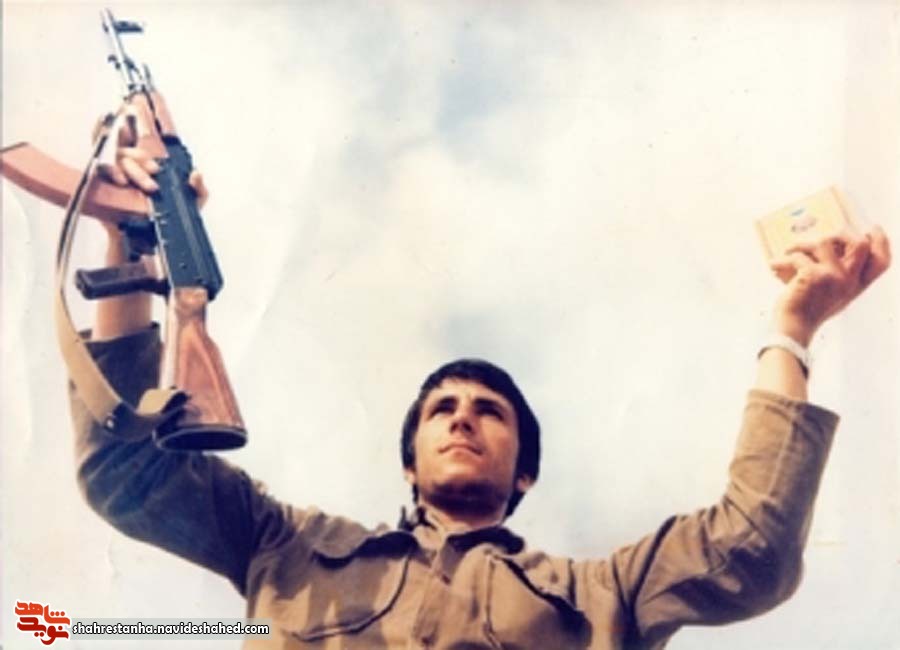 گزارش شبکه 5 سیما از خانواده شهید «علی گروسی»/ اولین موذن خرمشهر گزارش شبکه 5 سیما از خانواده شهید «علی گروسی»/ اولین موذن خرمشهر