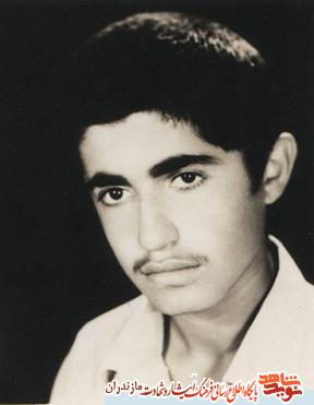 شهیدی که با شناسنامه برادر بزرگترش برای رفتن به جبهه نام نویسی کرد شهیدی که با شناسنامه برادر بزرگترش برای رفتن به جبهه نام نویسی کرد