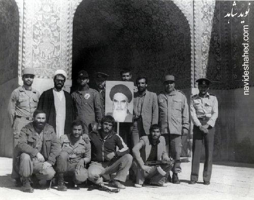 نجات 10 پرسنل هوایی با یک فروند هلیکوپتر تیربار شده/با دلداری حضرت امام خمینی (ره) روحیه گرفتم نجات 10 پرسنل هوایی با یک فروند هلیکوپتر تیربار شده/با دلداری حضرت امام خمینی (ره) روحیه گرفتم
