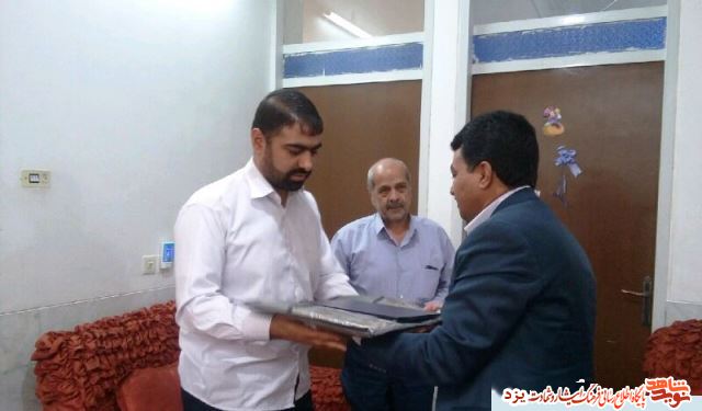 تجلیل از دو خبرنگار شهید مهریز تجلیل از دو خبرنگار شهید مهریز