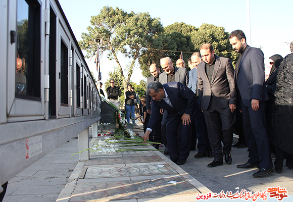 استاندار جدید قزوین به مقام شهدا ادای احترام کرد استاندار جدید قزوین به مقام شهدا ادای احترام کرد