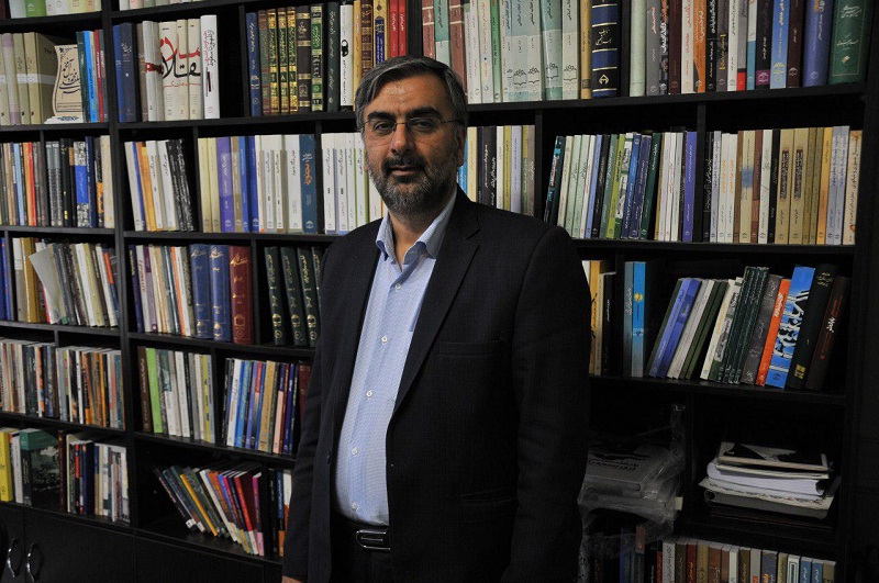 خاطرات شهید حسین همدانی در قالب «رمان انقلاب» منتشر میشود خاطرات شهید حسین همدانی در قالب «رمان انقلاب» منتشر میشود