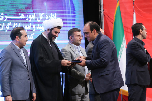 سومین جایزه ملی «فیلم ایثار» برگزیدگانش را شناخت/ تولد ژانر «ایثار اجتماعی» در قاب دوربین فیلمسازان جوان سومین جایزه ملی «فیلم ایثار» برگزیدگانش را شناخت/ تولد ژانر «ایثار اجتماعی» در قاب دوربین فیلمسازان جوان