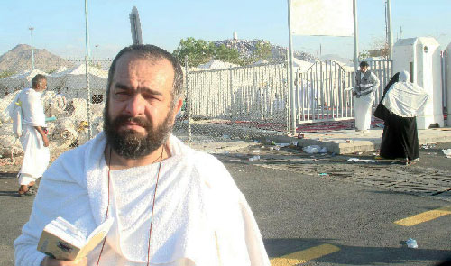 اندیشمند نواندیش حوزه علمیه قم از «پیاده روی اربعین» تا شهادتگاه منا اندیشمند نواندیش حوزه علمیه قم از «پیاده روی اربعین» تا شهادتگاه منا