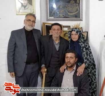 دیدار رئیس بنیادشهید فیروزکوه با خانواده شهید دیدار رئیس بنیادشهید فیروزکوه با خانواده شهید