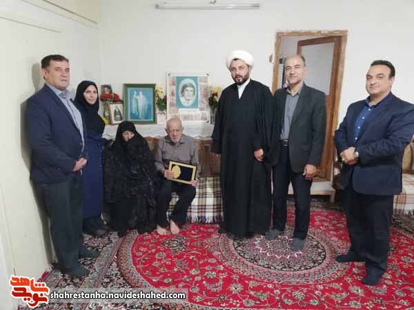 دیدار از خانواده شهدا و ایثارگران شهر رودهن دیدار از خانواده شهدا و ایثارگران شهر رودهن