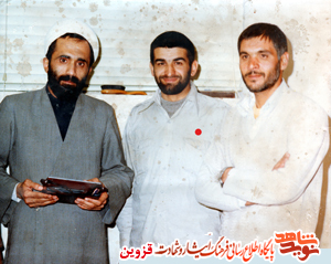 همه تاولهای سرش با آب تبرّک مداوا شد همه تاولهای سرش با آب تبرّک مداوا شد