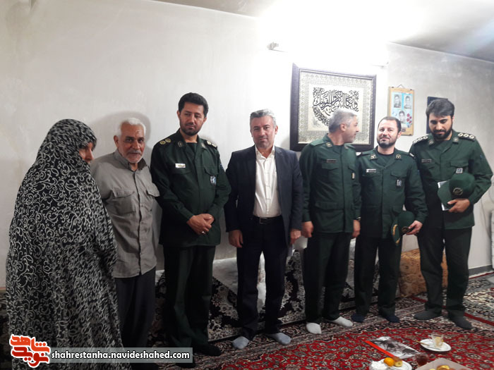 دیدار مسئولان شهرستان اسلامشهر با خانواده شهید دیدار مسئولان شهرستان اسلامشهر با خانواده شهید