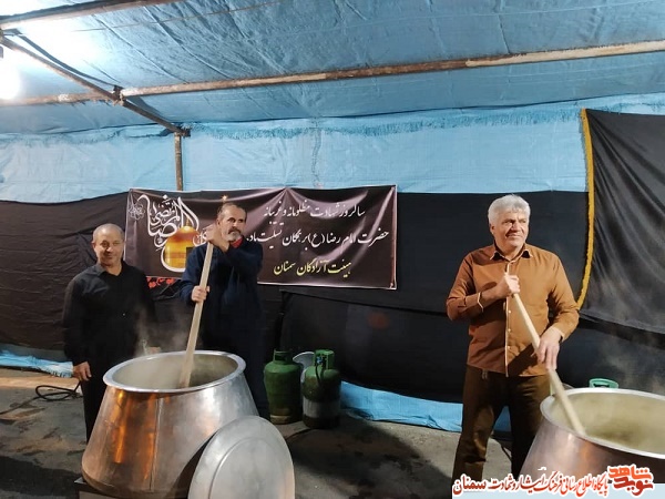 پخت حلیم به مناسبت شهادت امام رضا(ع) در سمنان پخت حلیم به مناسبت شهادت امام رضا(ع) در سمنان
