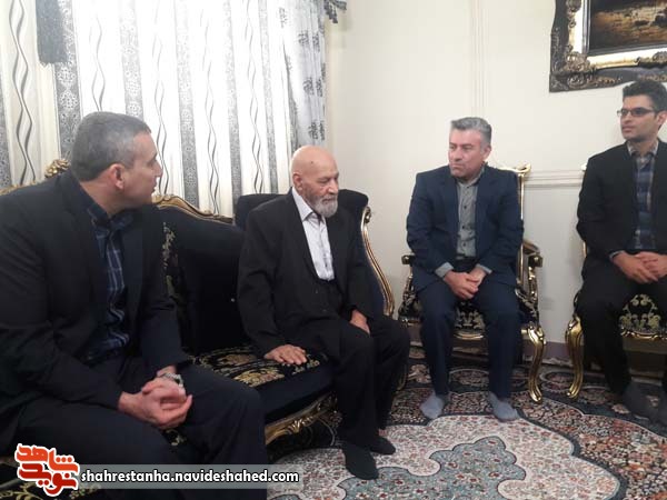 دیدار مسئولان اسلامشهری با آزاده و جانباز خدایاری دیدار مسئولان اسلامشهری با آزاده و جانباز خدایاری